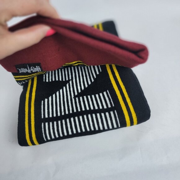 Harry Potter Hogwarts Unisex Adult Warm‎ Winter Beanie & Scarf Set Nostalgia - Picture 2 of 6